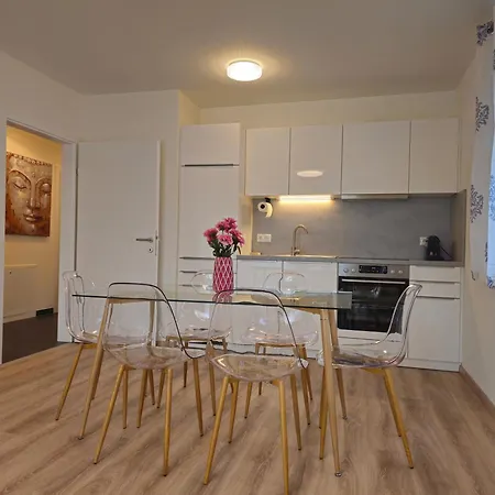 Apartment Modernes Mit Balkon Nahe Stadion Und Woerthersee