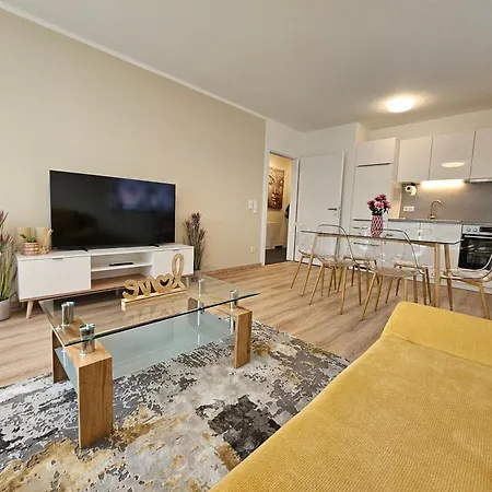 Modernes Mit Balkon Nahe Stadion Und Woerthersee Apartment *